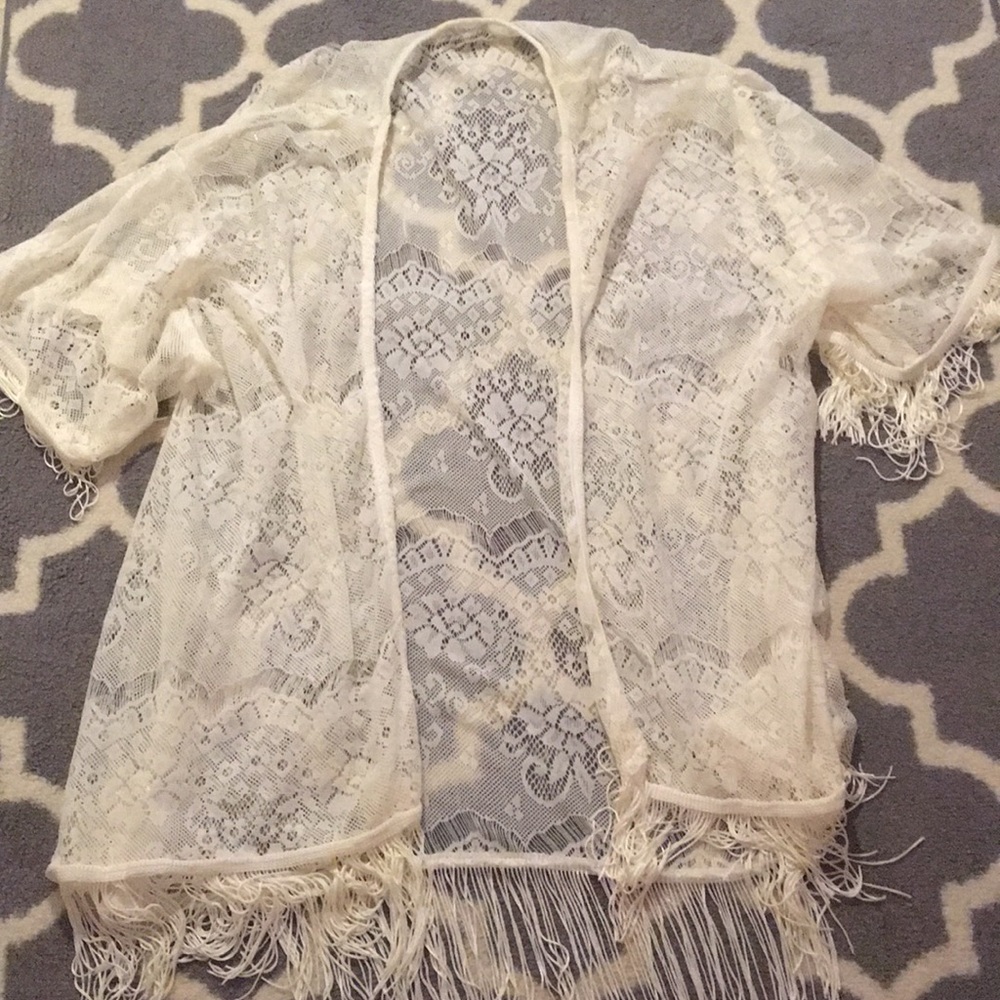 Lush lace+fringe kimono